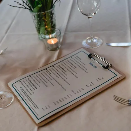 Hirschen 3* 오베르볼파크