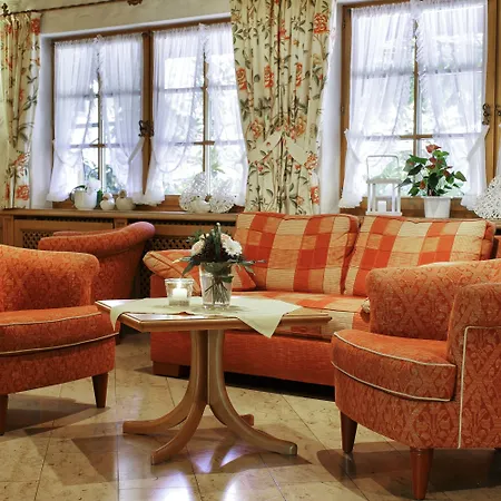 מלון Hirschen 3*