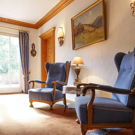 Hirschen 3* 오베르볼파크