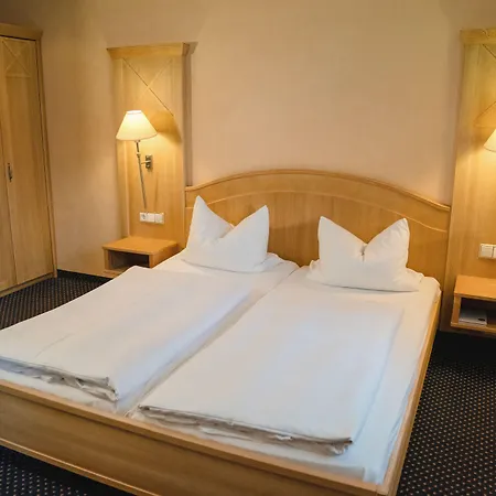 Hirschen 3* 오베르볼파크